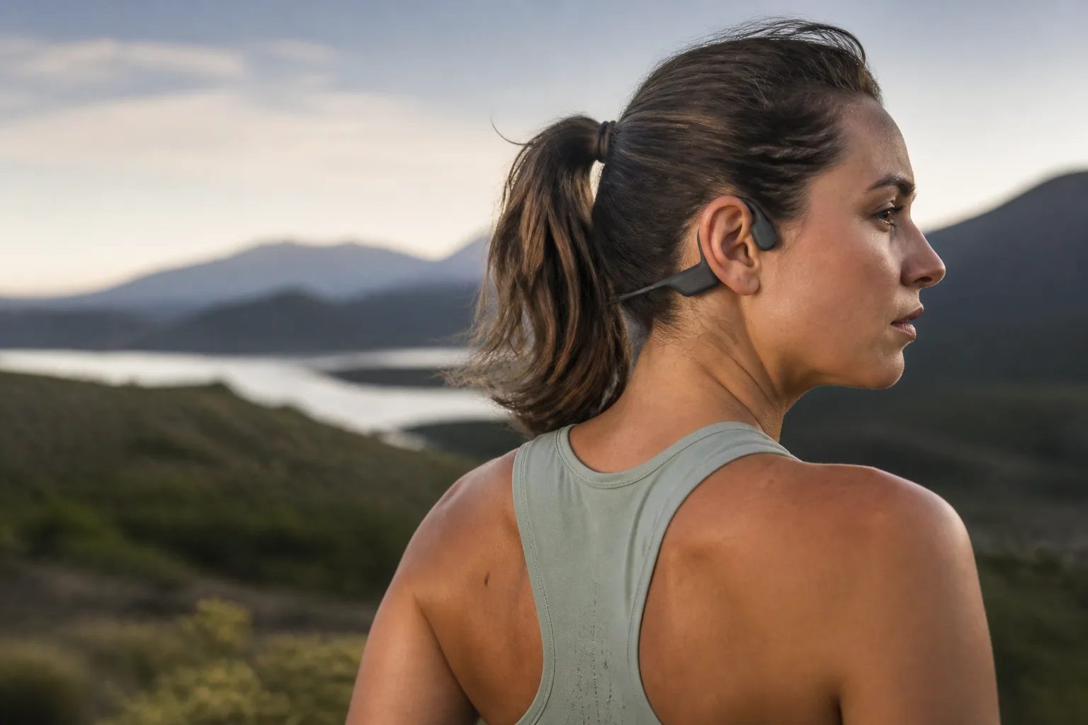 SHOKZ OpenRun Pro 2: otvorené uši, hybridný zvuk a výdrž do 12 hodín